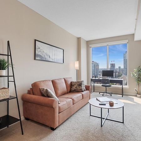 Heart Of Downtown Calgary Spacious Luxury Condo With Stunning Views And Premium Amenities Экстерьер фото