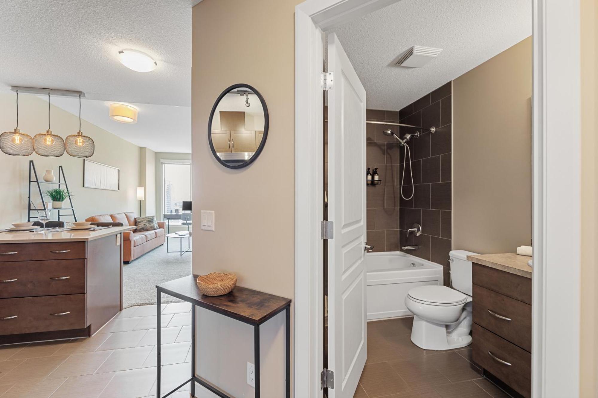 Heart Of Downtown Calgary Spacious Luxury Condo With Stunning Views And Premium Amenities Экстерьер фото