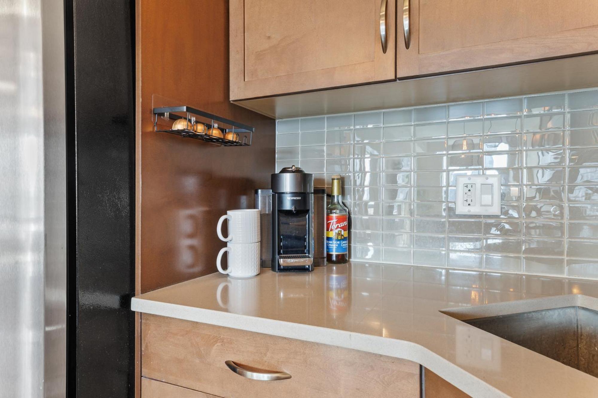 Heart Of Downtown Calgary Spacious Luxury Condo With Stunning Views And Premium Amenities Экстерьер фото